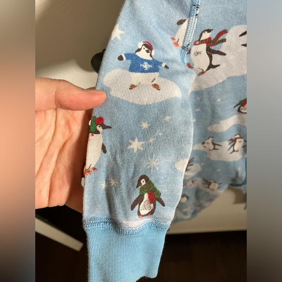 Hanna Andersson Penguin Onesie - Picture 2 of 6